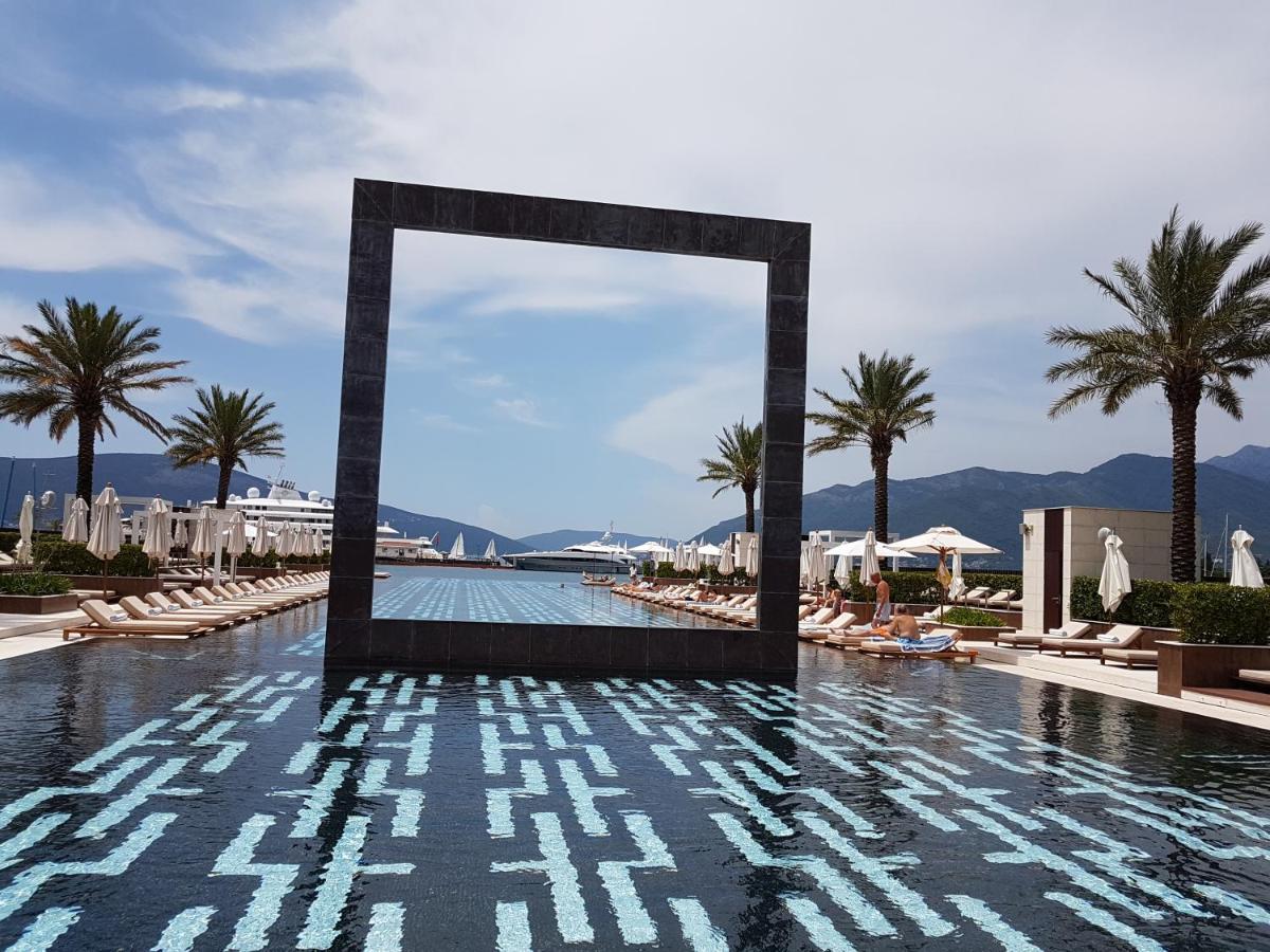 Wisteria Hotel Tivat Buitenkant foto