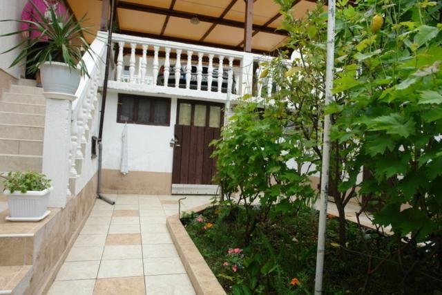 Wisteria Hotel Tivat Buitenkant foto