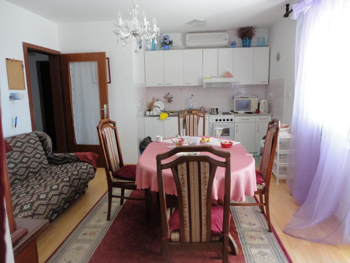 Wisteria Hotel Tivat Buitenkant foto